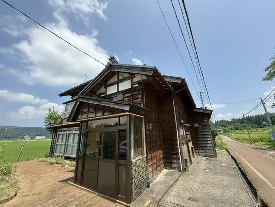 japanese akiya